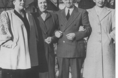 15-Photo-taken-the-day-after-Aunt-Anna-Duells-funeral