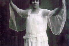 7-Aunt-Martha-portraying-an-angel
