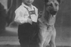 Walter-Sauer-age-4